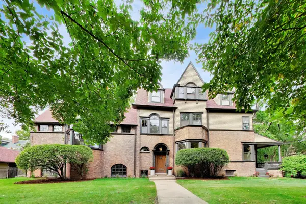 225 Hamilton Street, Evanston, IL 60202