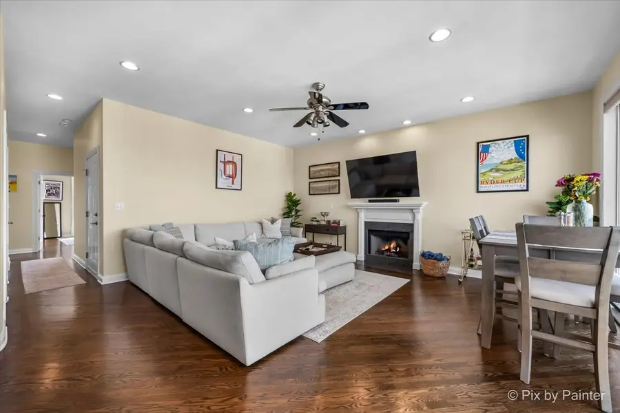 1541 W Chestnut Street #4, Chicago, IL 60642 - #2