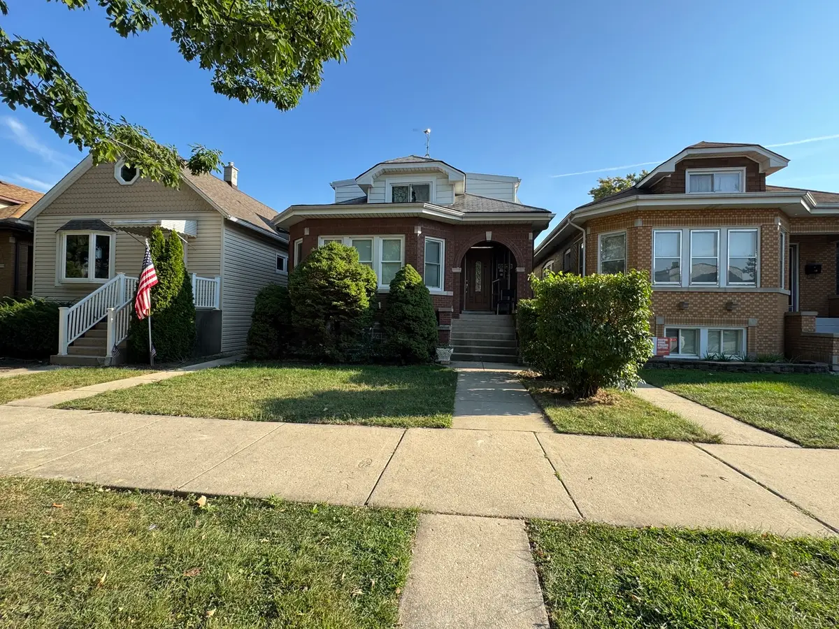 6213 W Eddy Street, Chicago, IL 60634 - #1