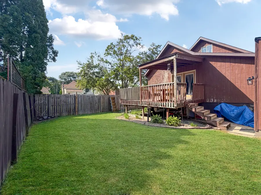 828 S Adams Avenue, Freeport, IL 61032 - #2