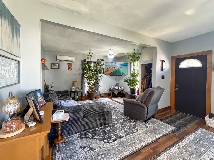 828 S Adams Avenue, Freeport, IL 61032 - #3