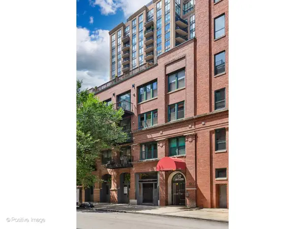 420 W Ontario Street #405, Chicago, IL 60654
