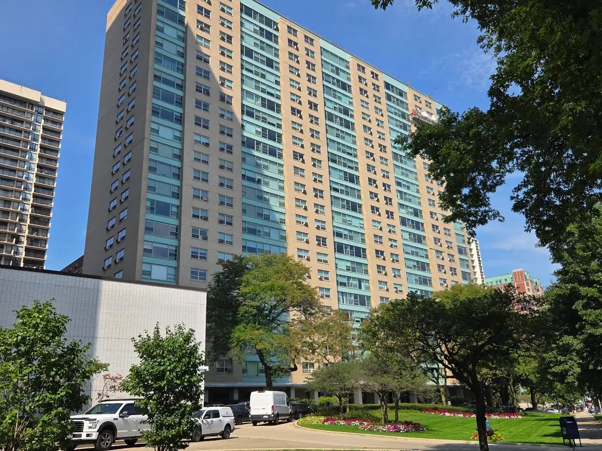 3180 N Lake Shore Drive #5H, Chicago, IL 60657 - #1