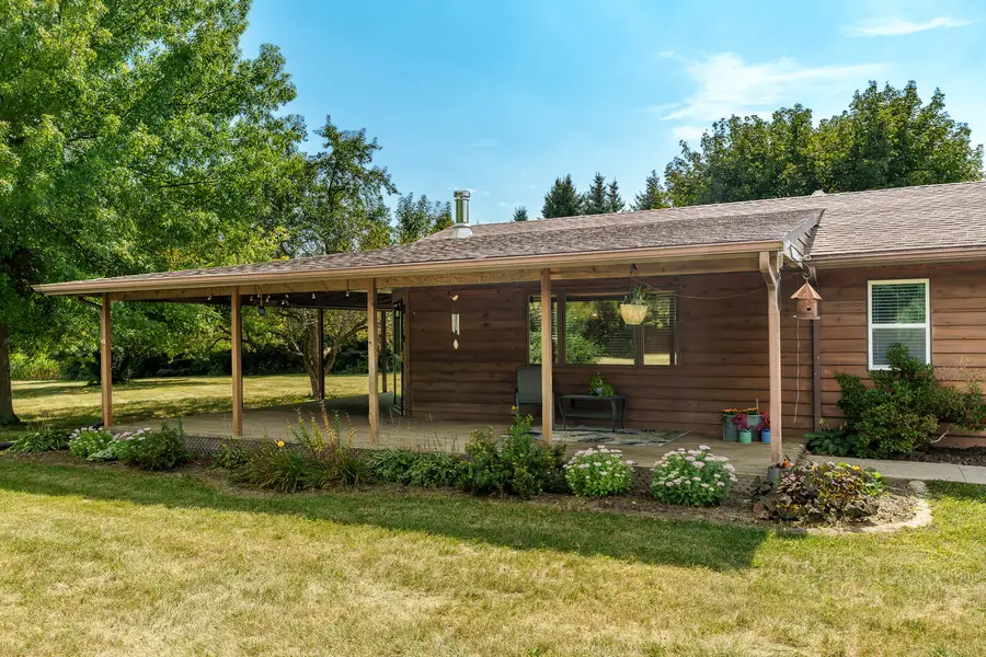 608 N 2nd Street, Holcomb, IL 61043 - #3