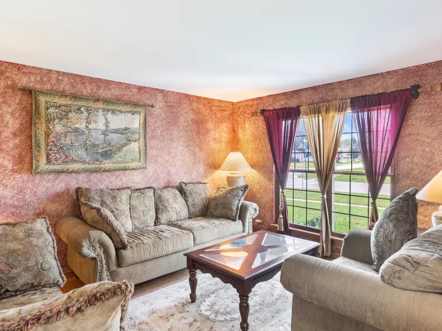 240 W Winding Trail Circle, Round Lake, IL 60073 - #2