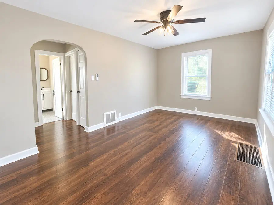 212 S Douglas Avenue, Bradley, IL 60915 - #3