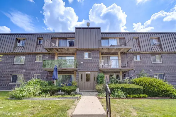 570 Fairway View Drive #2F, Wheeling, IL 60090
