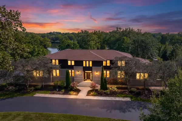 88 Riverwood Drive, Oswego, IL 60543
