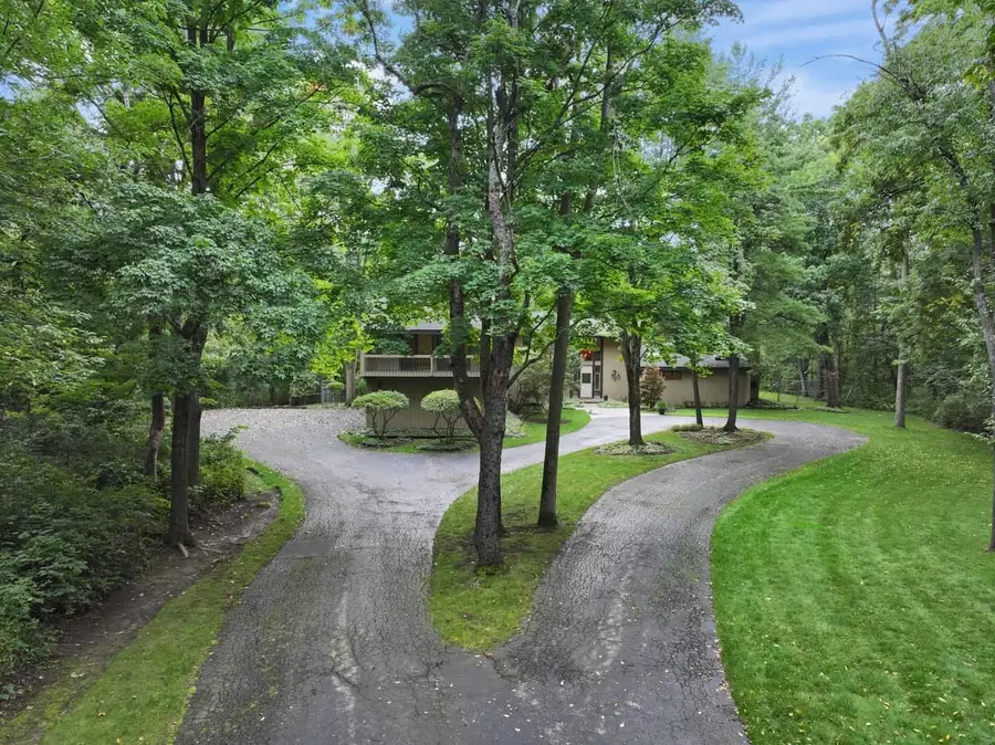 560 Thornmeadow Road, Riverwoods, IL 60015 - #3