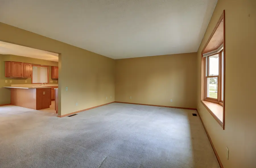 1506 10th Street Nw, Clinton, IA 52732 - #2