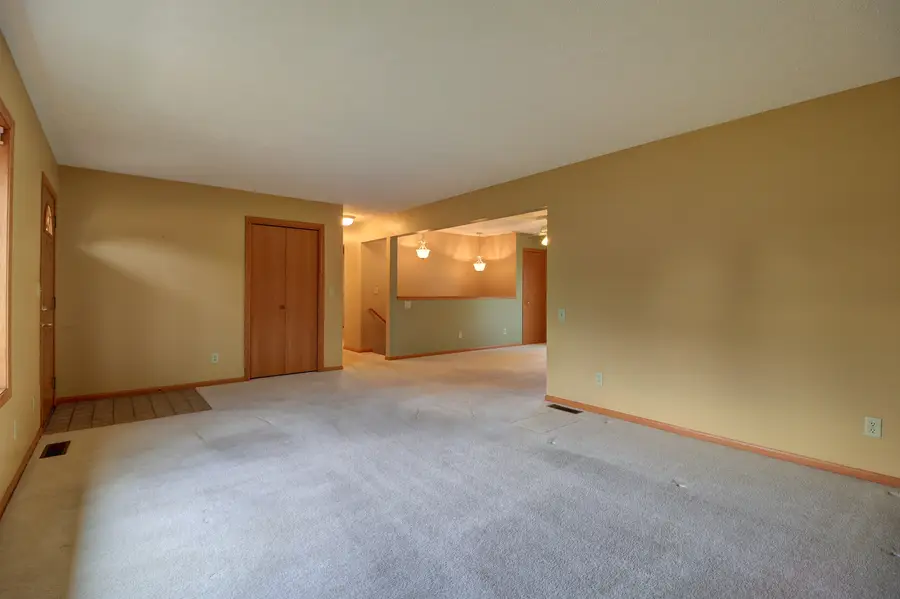 1506 10th Street Nw, Clinton, IA 52732 - #3
