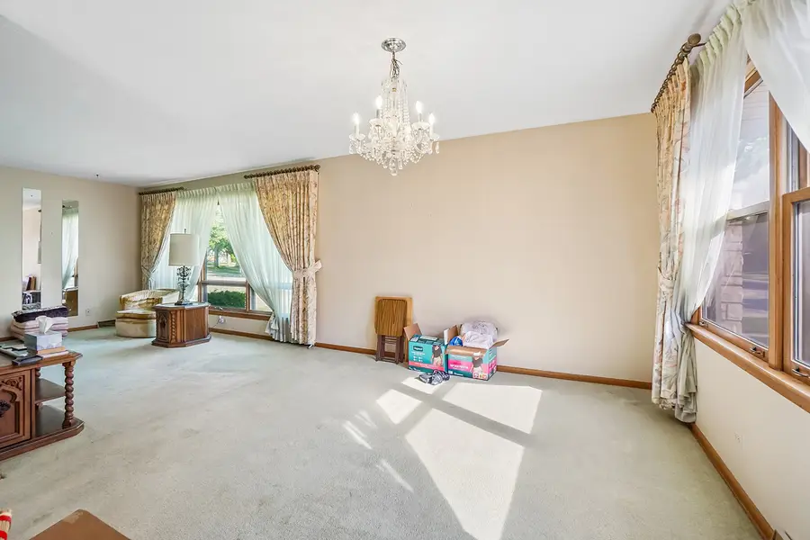 1050 W Strieff Lane, Glenwood, IL 60425 - #3