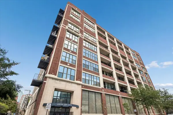 320 E 21st Street #807, Chicago, IL 60616