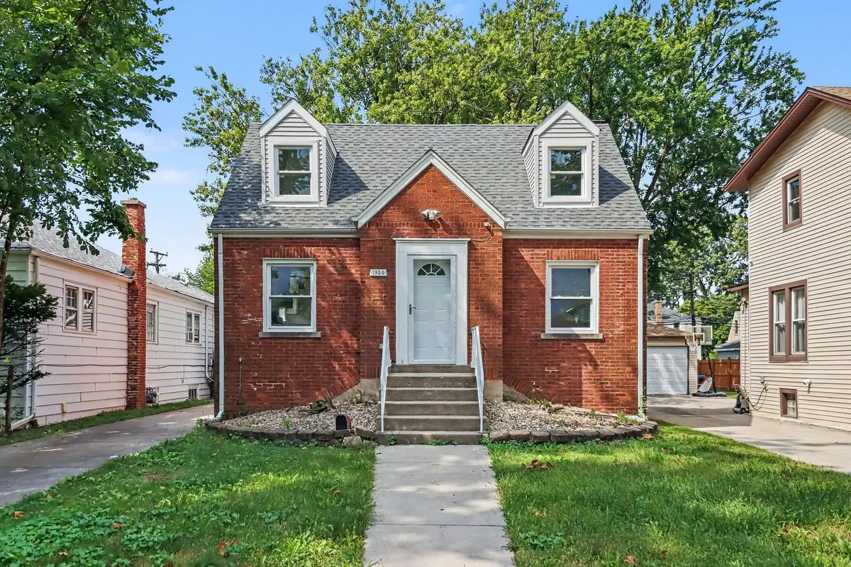 1934 S 6th Avenue, Maywood, IL 60153 - #1