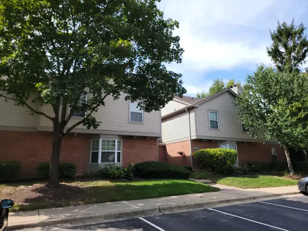 137 White Oak Court #1, Schaumburg, IL 60195