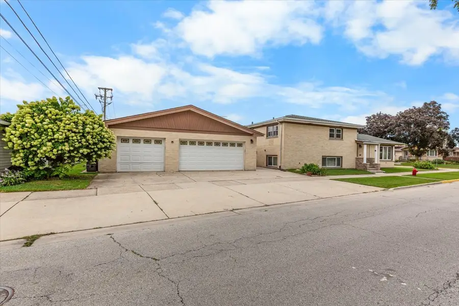 8233 W Maple Avenue, Norridge, IL 60706 - #2