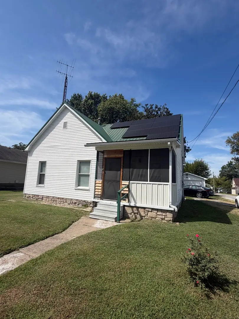 405 S State Street, Christopher, IL 62822 - #1