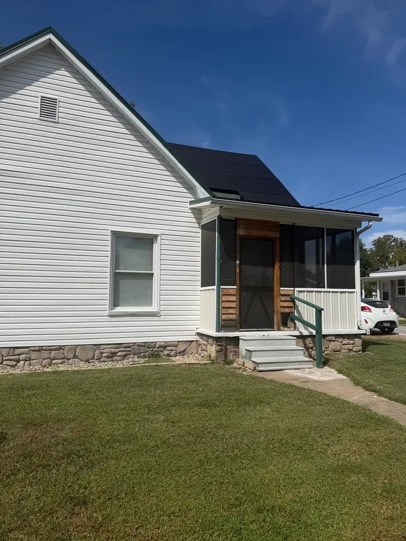 405 S State Street, Christopher, IL 62822 - #3