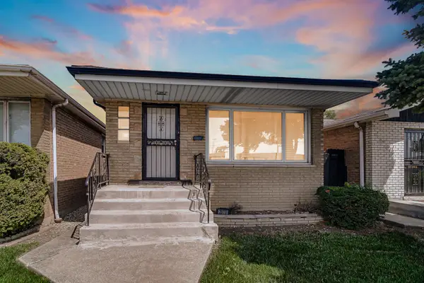 2970 W Columbus Avenue, Chicago, IL 60652