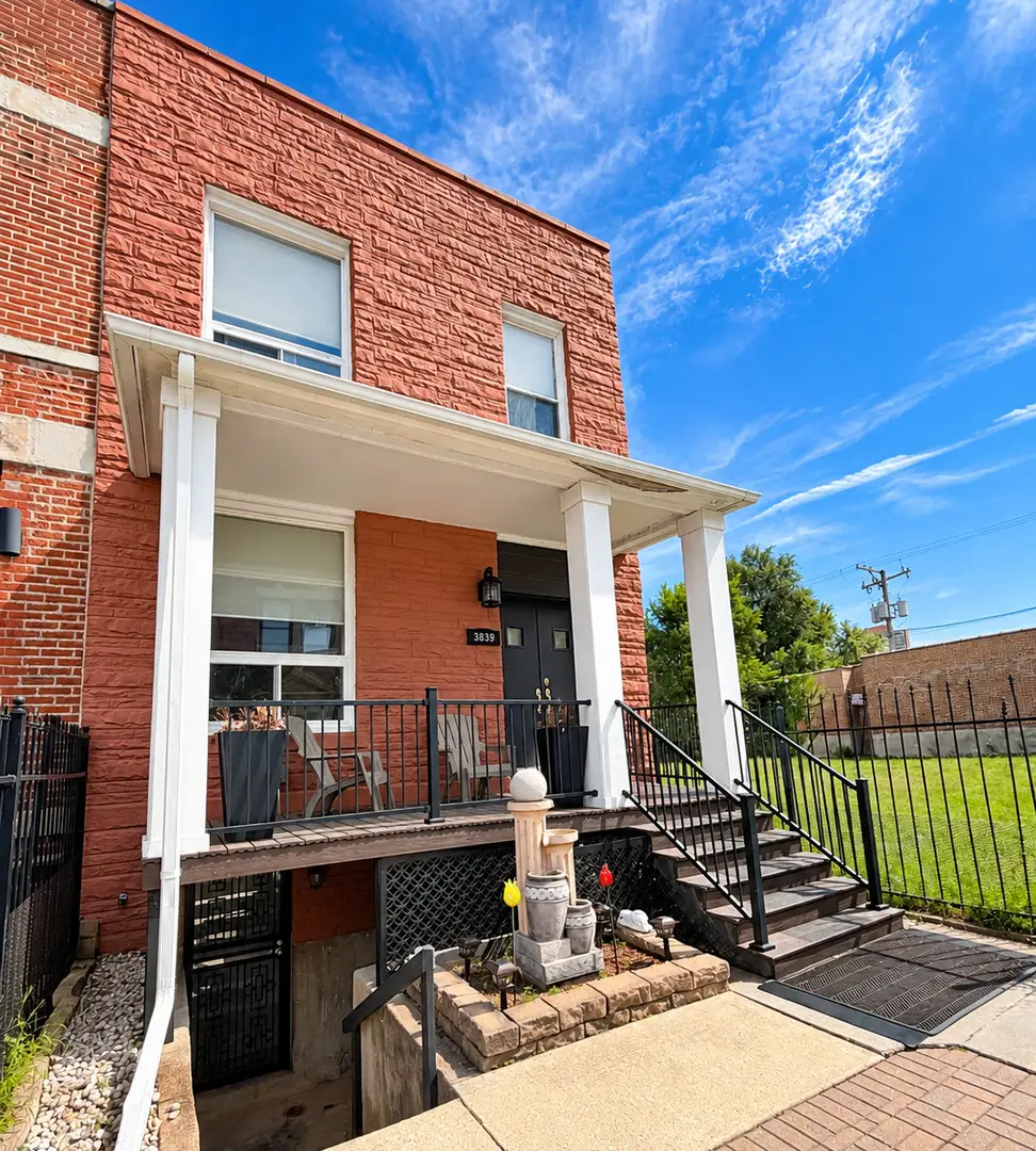 3839 S Giles Avenue, Chicago, IL 60653 - #1