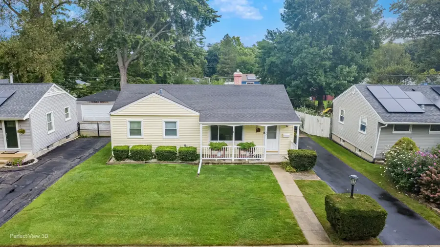 133 N Ridgemoor Avenue, Mundelein, IL 60060 - #3