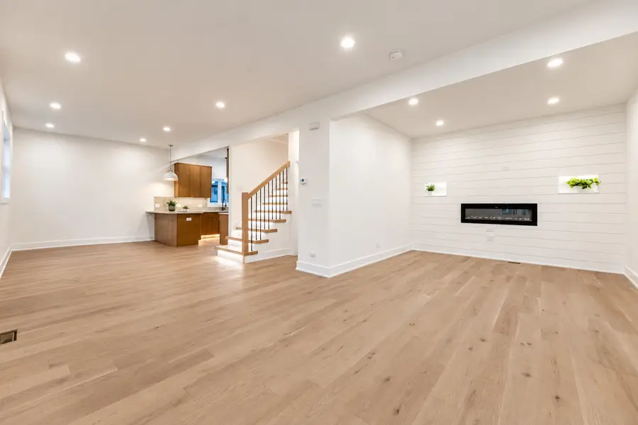 5721 S Newcastle Avenue, Chicago, IL 60638 - #3