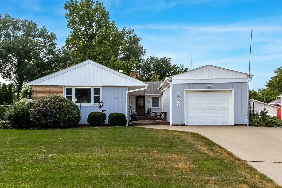 2520 30th Ave Court, Moline, IL 61265 - #1