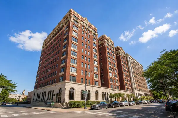 5300 S Shore Drive #810, Chicago, IL 60615