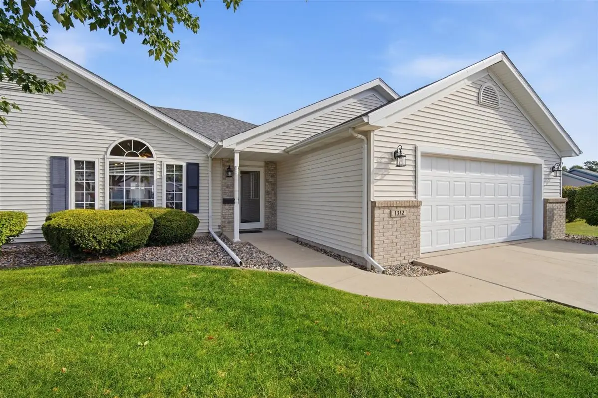 1312 Inglewood Circle, Bloomington, IL 61704 - #1