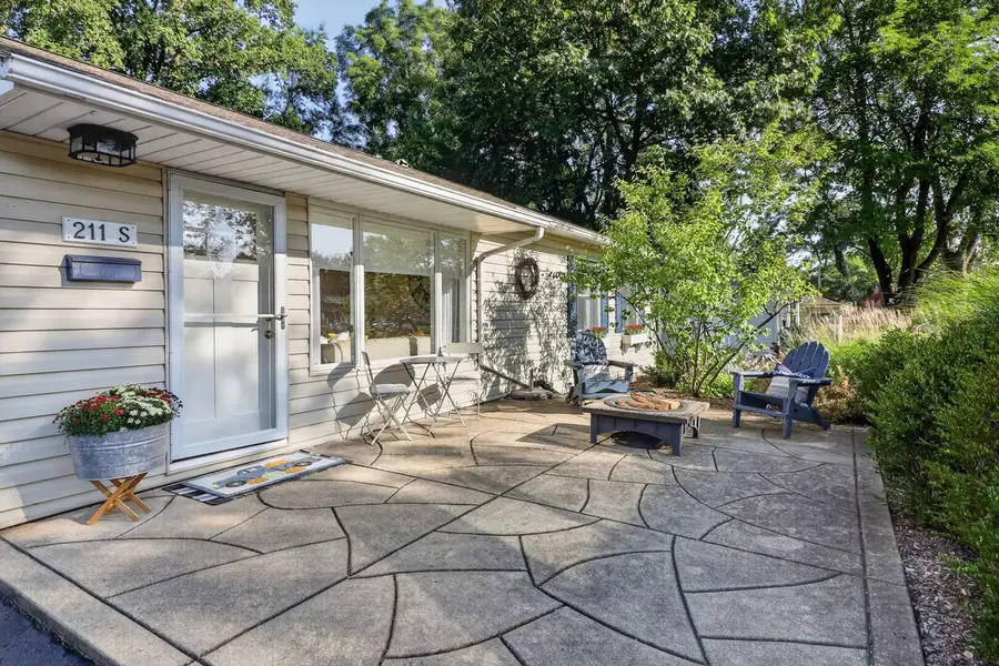 211 S Dorchester Avenue, Wheaton, IL 60187 - #2