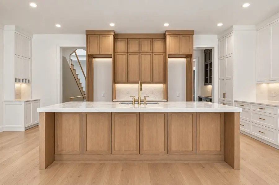 3909 N Hamilton Avenue, Chicago, IL 60618 - #2