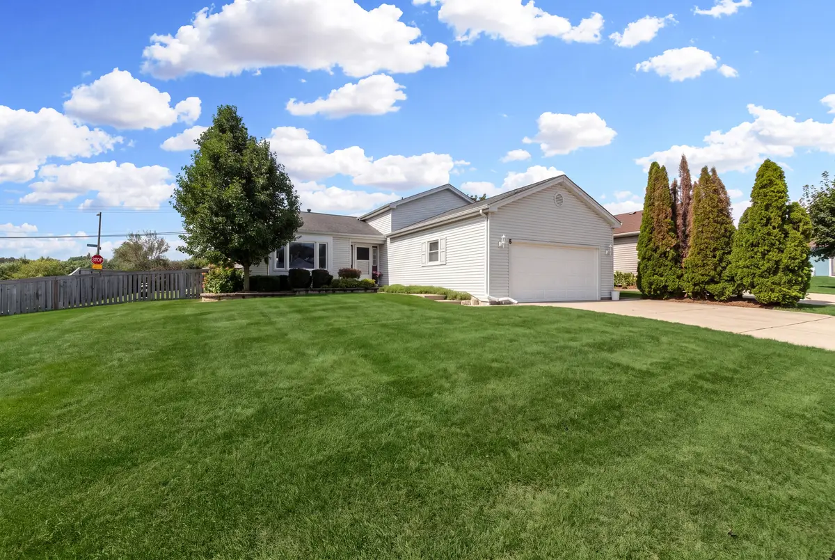 6 Carol Ann Drive, Streamwood, IL 60107 - #1
