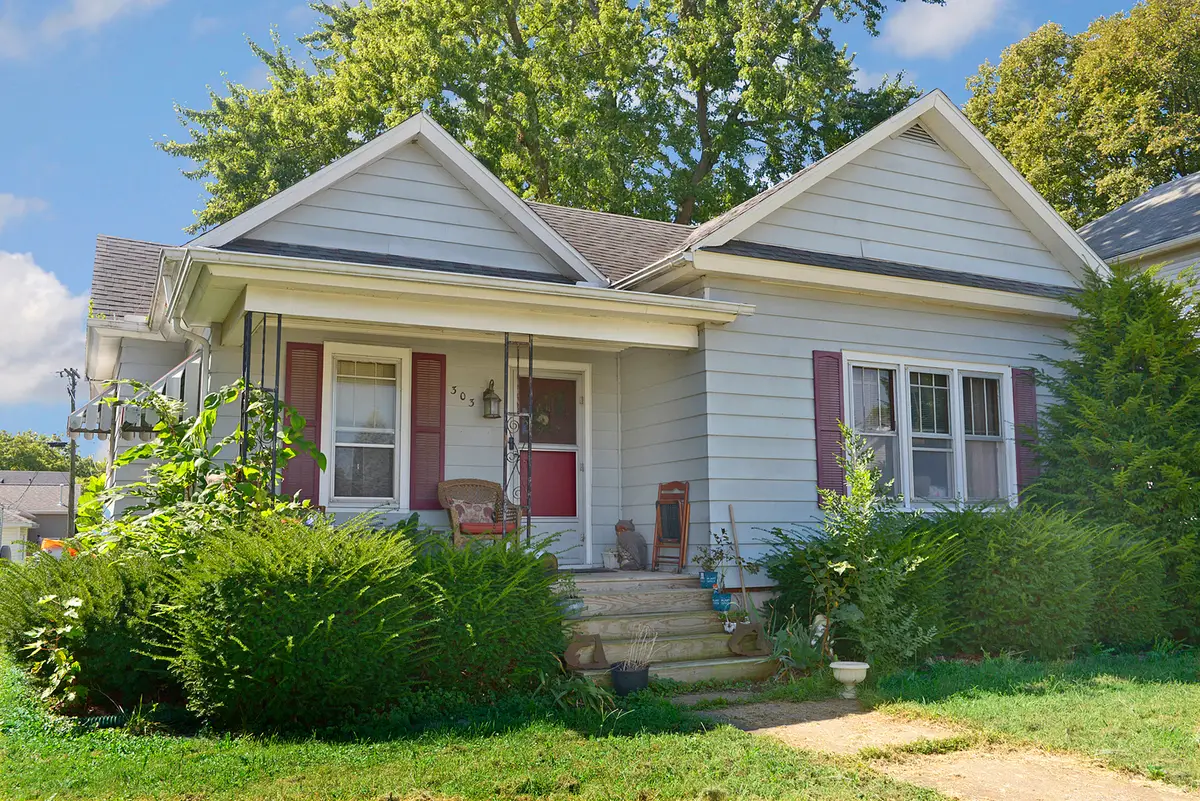 303 W Larue Street, Streator, IL 61364 - #1