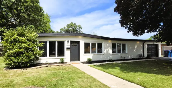7906 W 98th Street, Hickory Hills, IL 60457