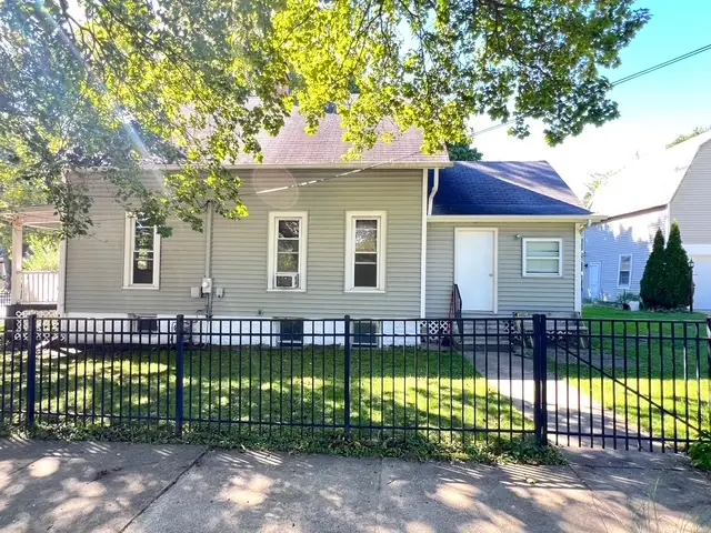 952 Larkin Avenue, Elgin, IL 60123 - #2
