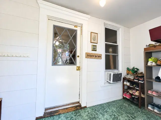 952 Larkin Avenue, Elgin, IL 60123 - #3
