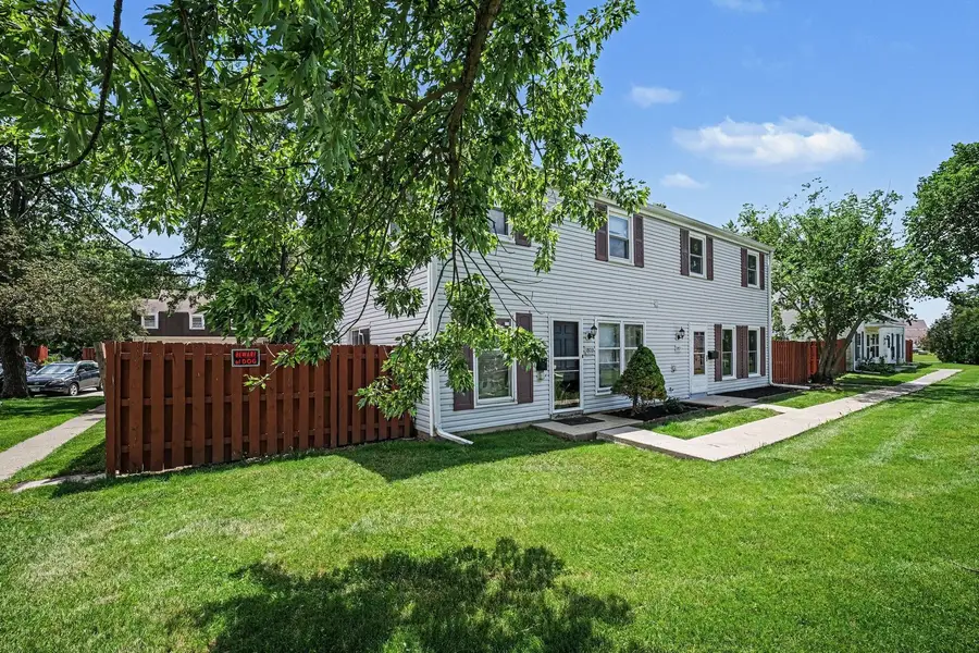 1801 Jamestown Circle, Hoffman Estates, IL 60169 - #2