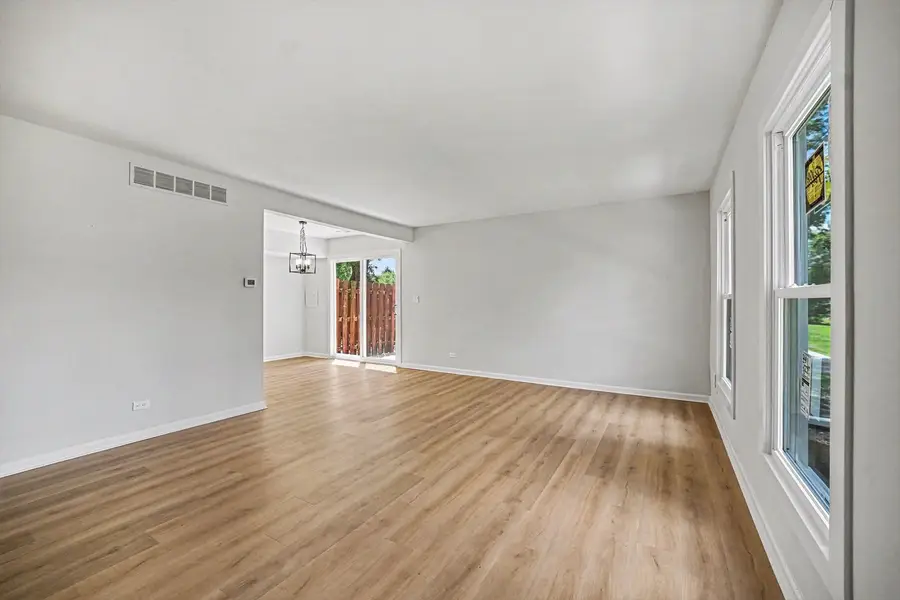 1801 Jamestown Circle, Hoffman Estates, IL 60169 - #3