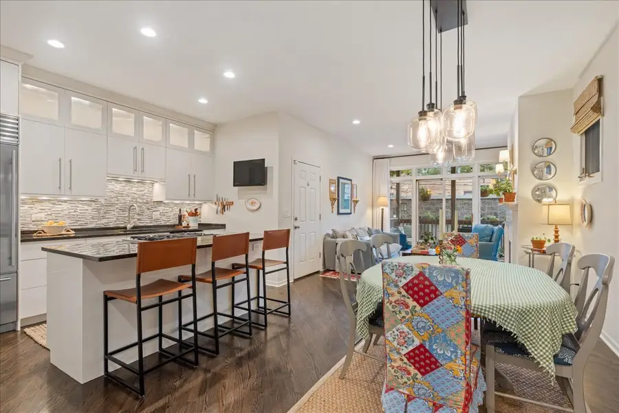 859 W Wrightwood Avenue #1, Chicago, IL 60614 - #3