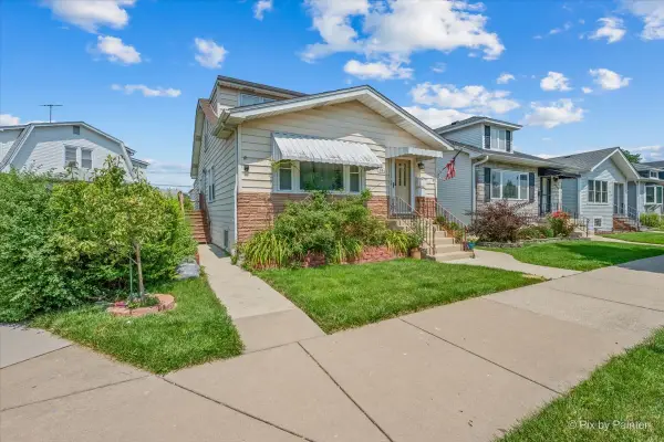 5942 W Thorndale Avenue, Chicago, IL 60646