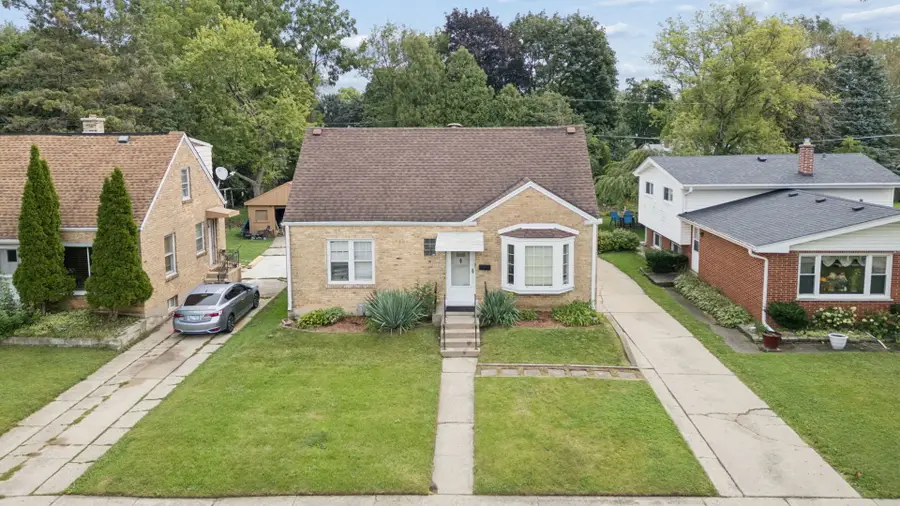 1031 Glenwood Avenue, Waukegan, IL 60085 - #3