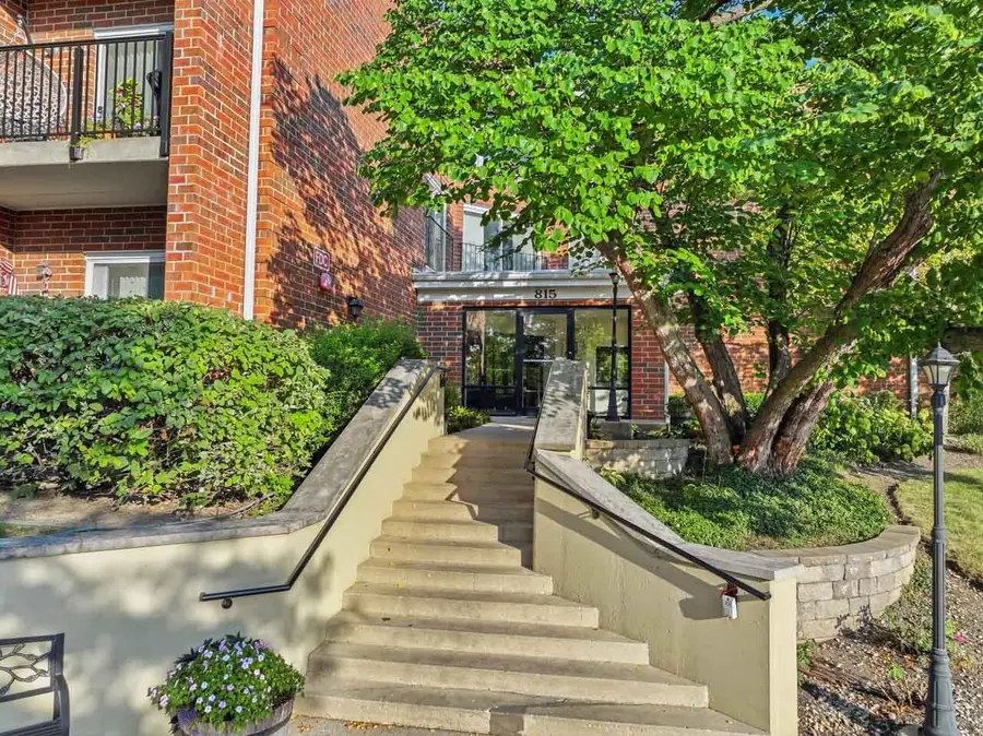815 Leicester Road #217, Elk Grove Village, IL 60007 - #2