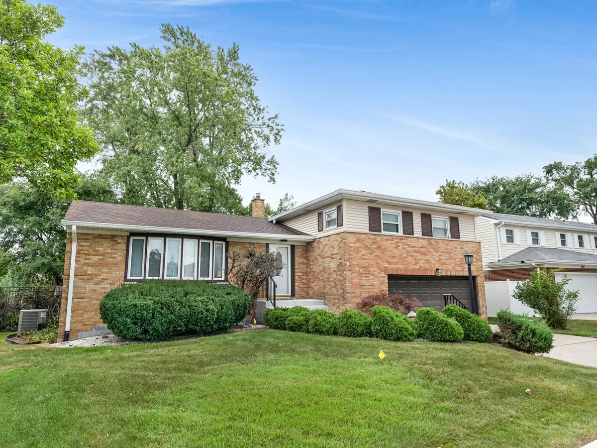 661 Winston Drive, Melrose Park, IL 60160 - #1