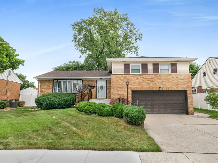 661 Winston Drive, Melrose Park, IL 60160 - #2