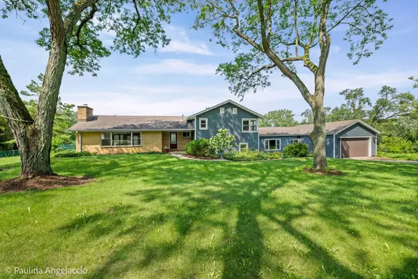 22406 N Bertha Lane, Barrington, IL 60010