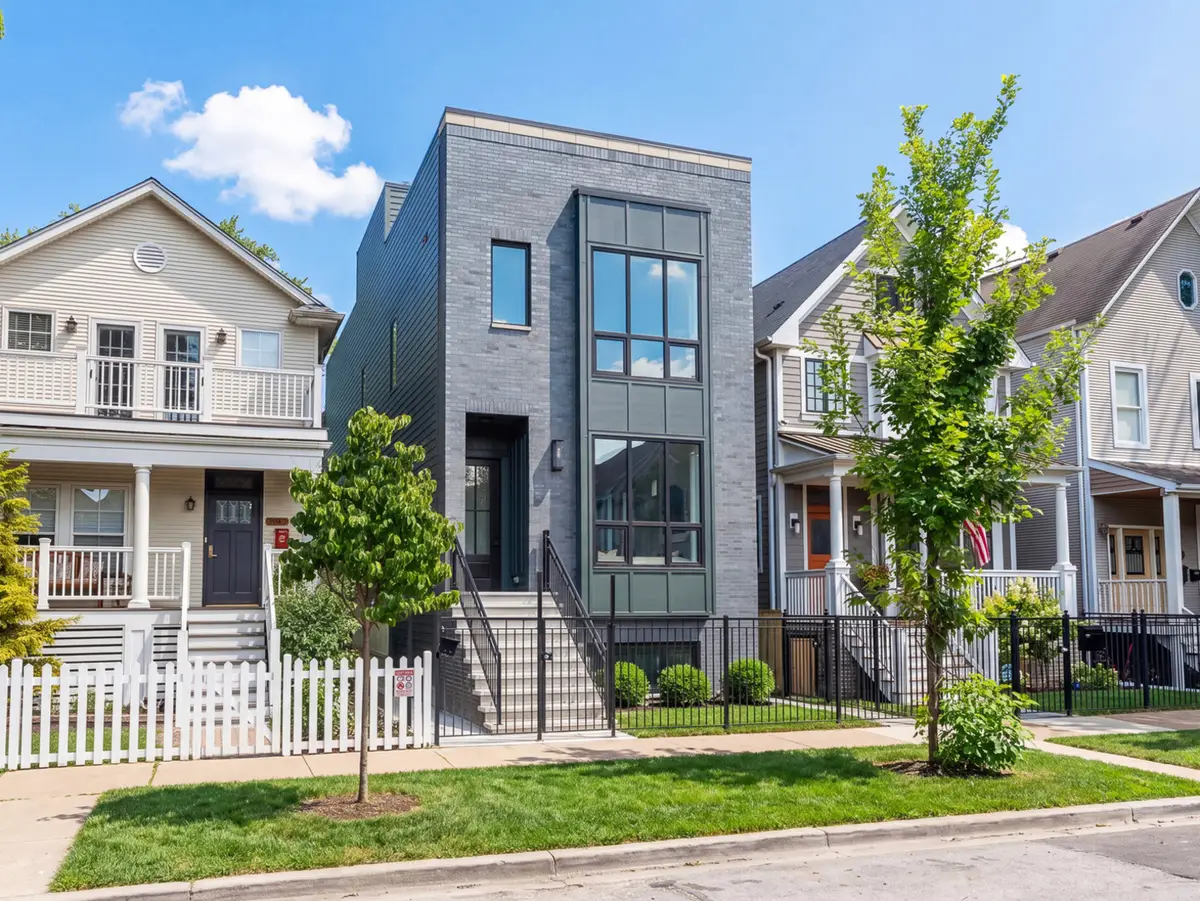 3041 N Leavitt Street, Chicago, IL 60618 - #1