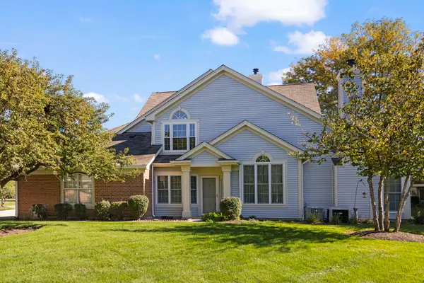 30W101 Fairfax Court #101, Warrenville, IL 60555