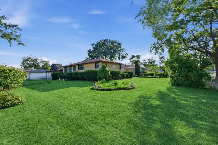 8300 Long Avenue, Burbank, IL 60459 - #3