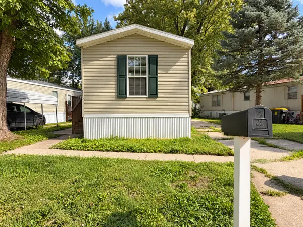 2300 79th Avenue W #113, Rock Island, IL 61201