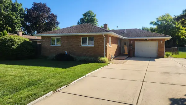 143 S Pleasant Avenue, Bloomingdale, IL 60108